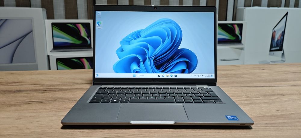 Dell Latitude 5330 (13.3" FHD / i5-1235U / 16GB RAM / SSD 256GB)