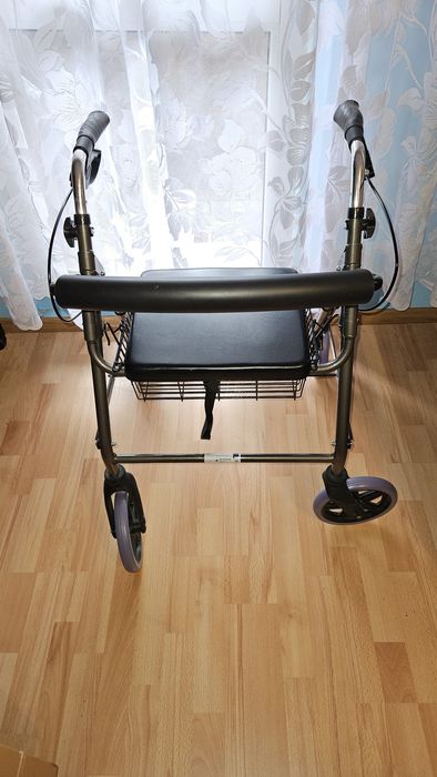 Sprzedam chodzik rehabilitacyjny Timago czterokołowy z siedziskiem
