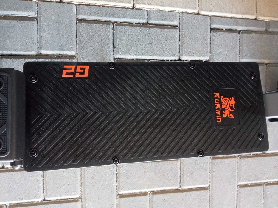 KUKIRIN G2 800W wersja 2025 max 45km/h, aku 48V 15,6Ah zasięg 55km