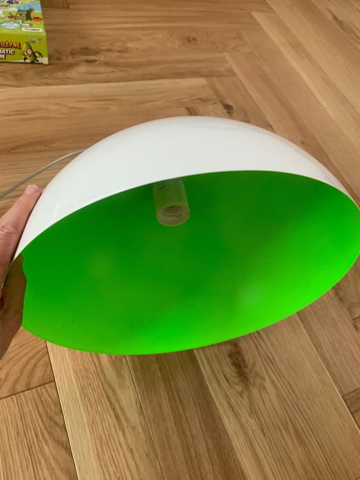 Lampa wisząca biała z zielonym środkiem