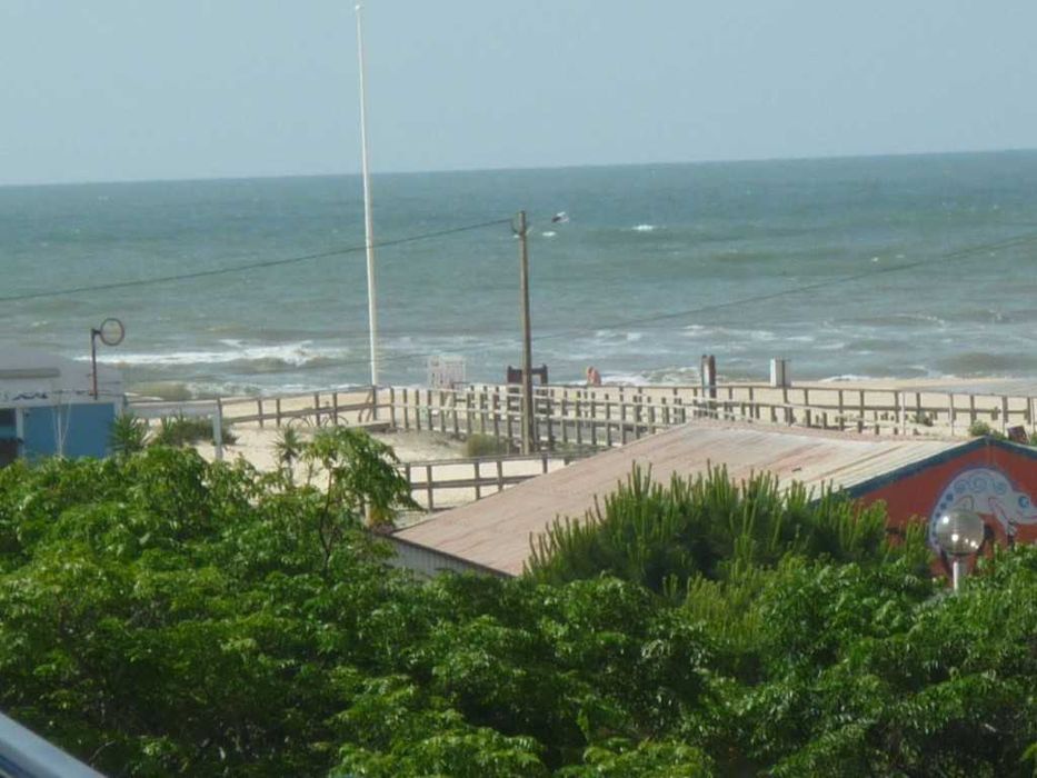 T1 - 5 pessoas,70 metros da praia Piscina e estacionamento. DESDE