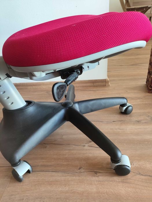 Krzesło do  biurka dla dziecka