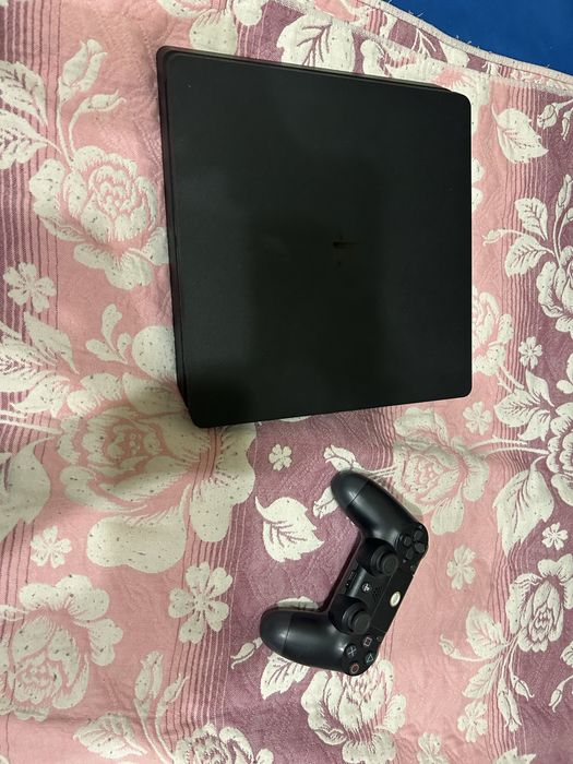 Playstation 4 slim