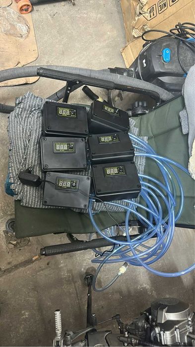 Dozownik, podajnik oleju, pompka (wody, oleju, chlodziwa i innych)