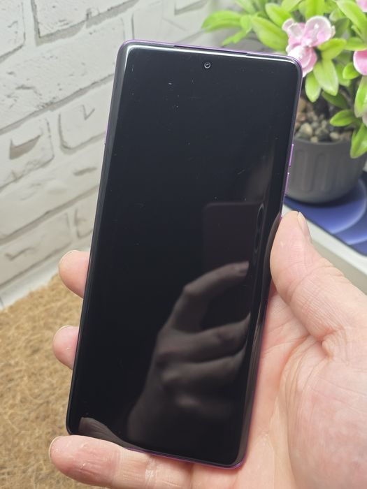 Motorola Edge 60 Pro 12/512 , NFC , 120HZ , dimensity 8350