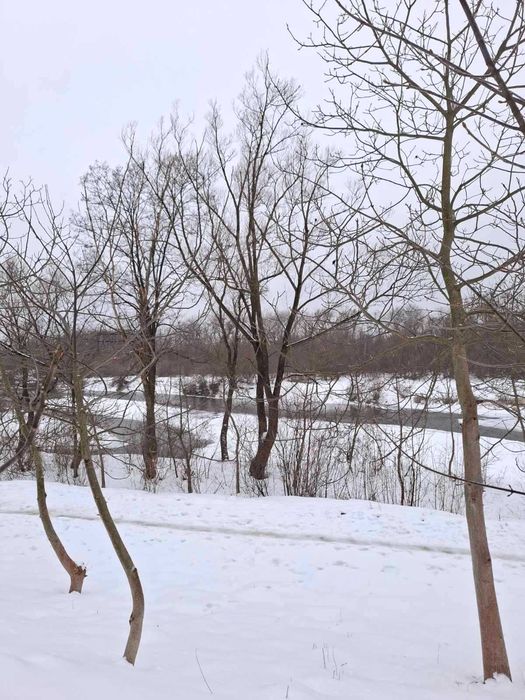 Продаю панорамну 4кімнатну квартиру на березі річки.Газифікована.110м2