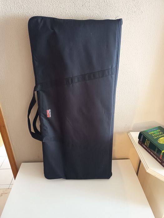 Controlador MIDI Novation Impulse 61 – 61 teclas – Excelente estado