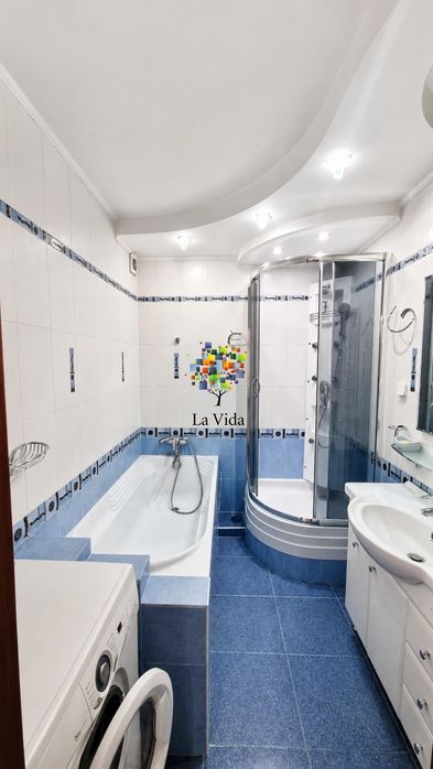 Продаж 2-к квартири з ремонтом та меблями, вул. Милославська, 45