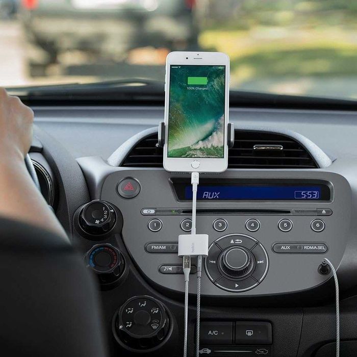 Belkin 3.5 MM AUDIO+CHARGE RockStar for iPhone