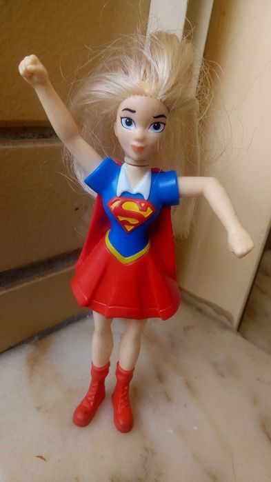 Diversos bonecos de várias coleções