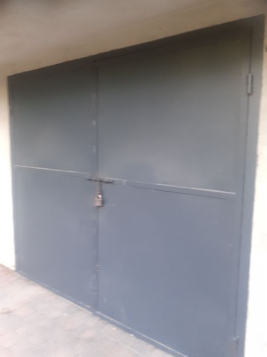 Sprzedam drzwi metalowe np.do garażu