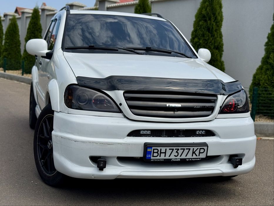 Mercedes ML430 4,3 бензин в отличном состоянии
