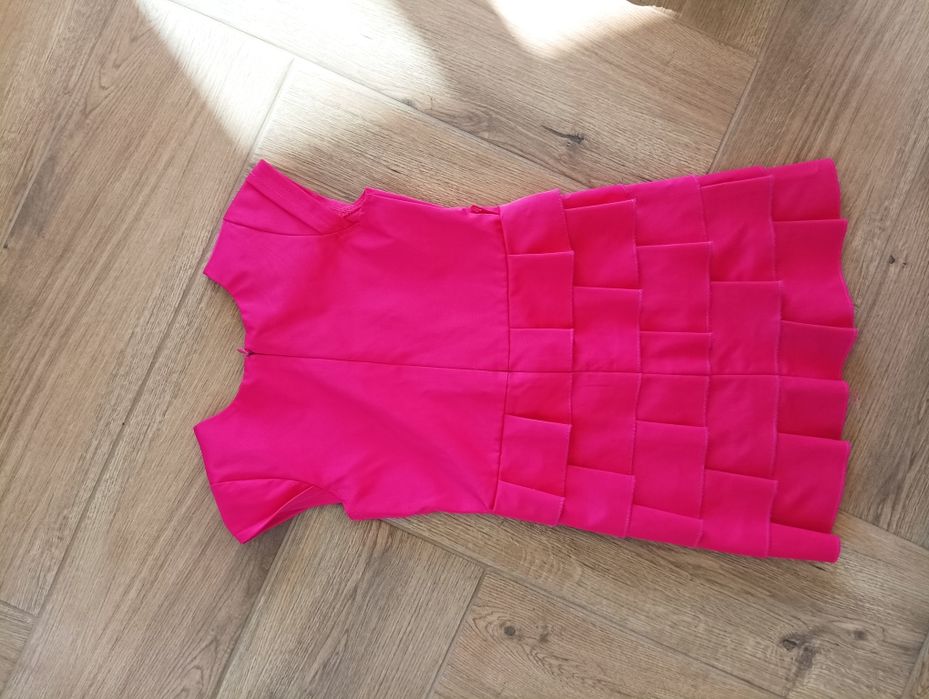 Różowa elegancka sukienka dla dziewczynki 116
