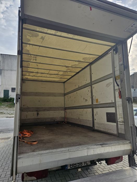 Aluguer carrinha de  contentor com plataforma elevatória 750kg