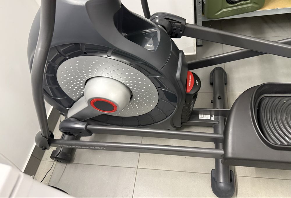 Orbitrek Schwinn 430i – używany około 10 razy, w pełni sprawny