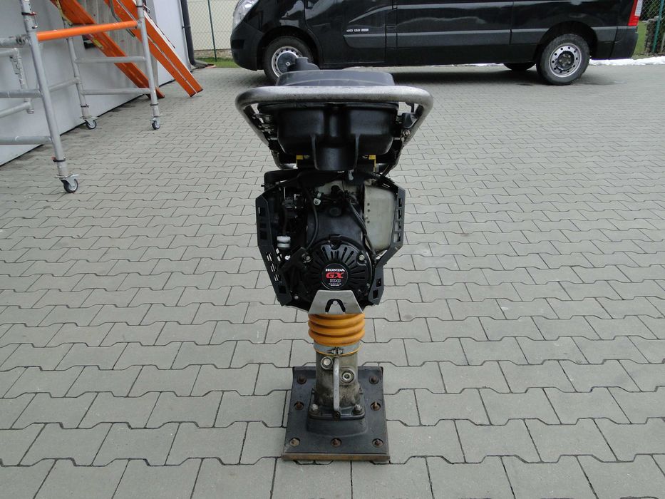 Skoczek stopa zagęszczarka gruntu BOMAG BT 60/4 HONDA WACKER sprowadzony Germany