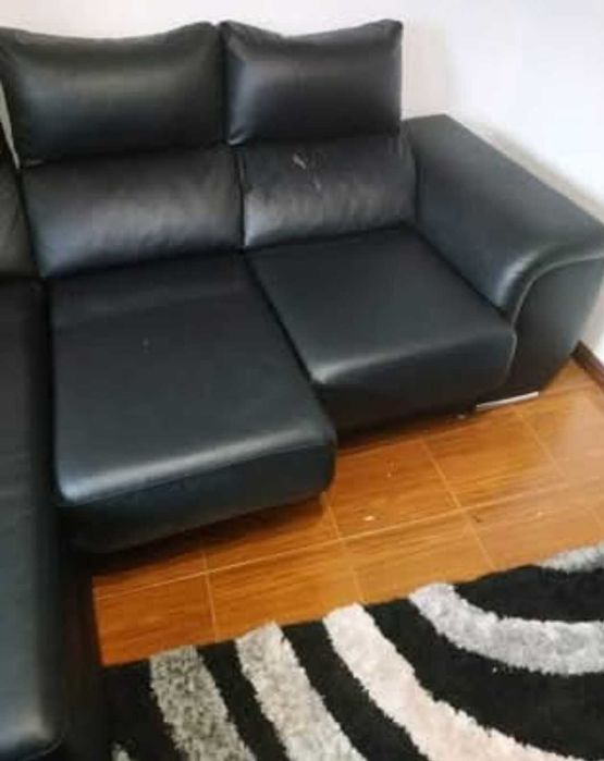 Sofá2 lugares com chaise- longue