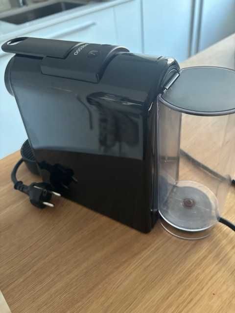 Máquina de Café Nespresso Essenza Mini