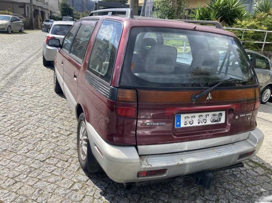 Mitsubishi Space Wagon 7 lugares - 95