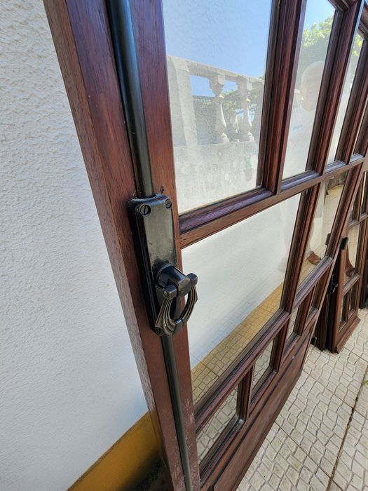 8 Janelas/Porta em Madeira Cambala c/ Vidro (16 Folhas sem Aro)