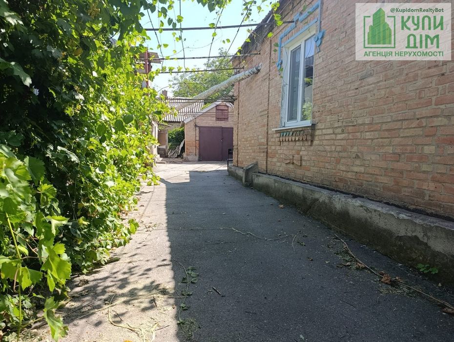 Продаж будинку на кущівці