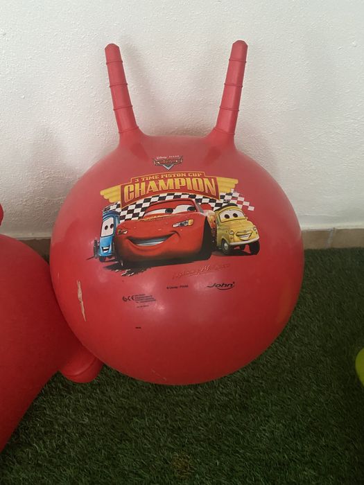 Saltitão Burrinho Bola saltitona Cars