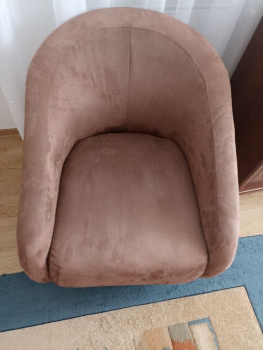 Fotel wypoczynkowy obrotowy