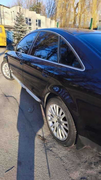 Автомобіль Audi A6