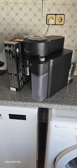 Nespresso Vertuo Lattissima Matte Black 
€399.00