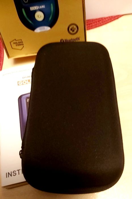 Glukometr zestaw do pomiaru poziomu glukozy.