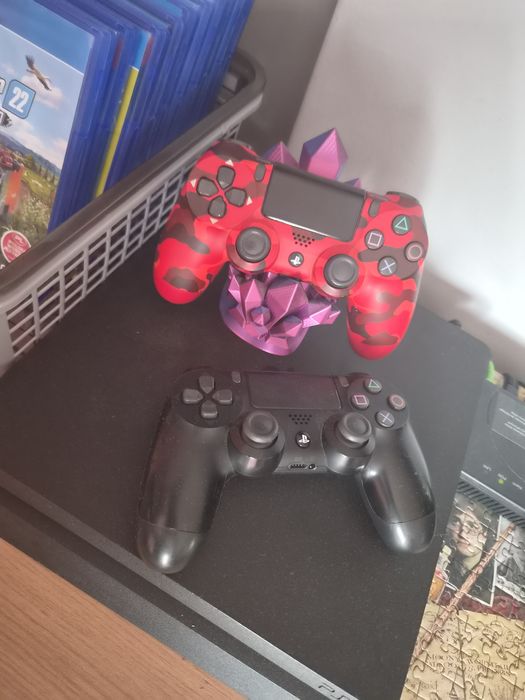 Sprzedam konsole Ps4