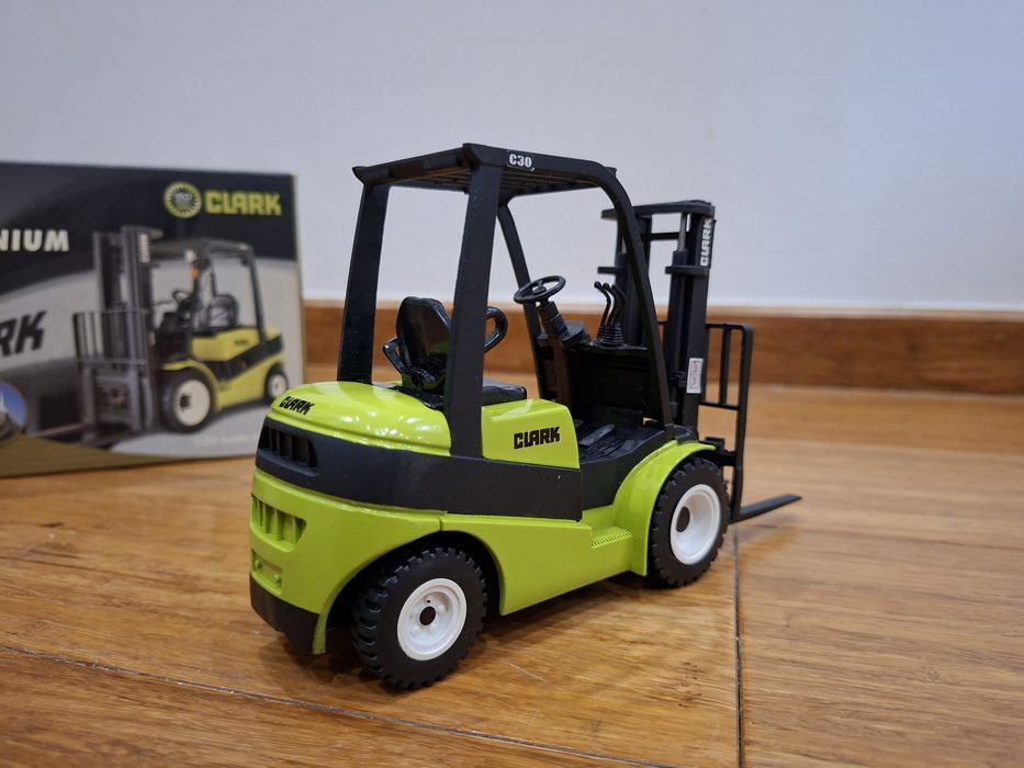 Model Mica Clark C30 1:20