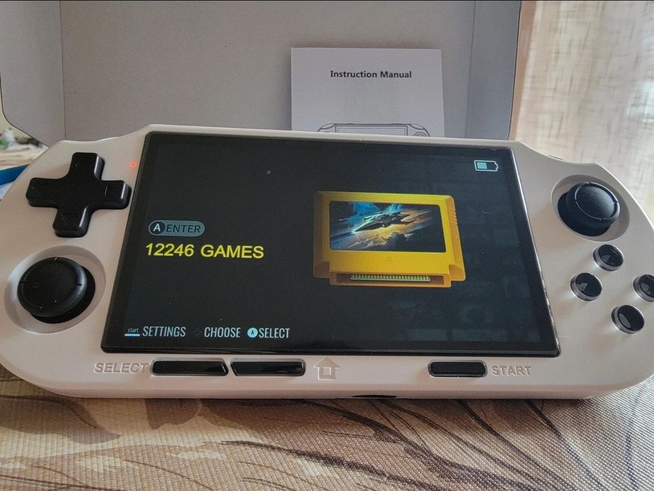Consola com jogos nova na caixa
