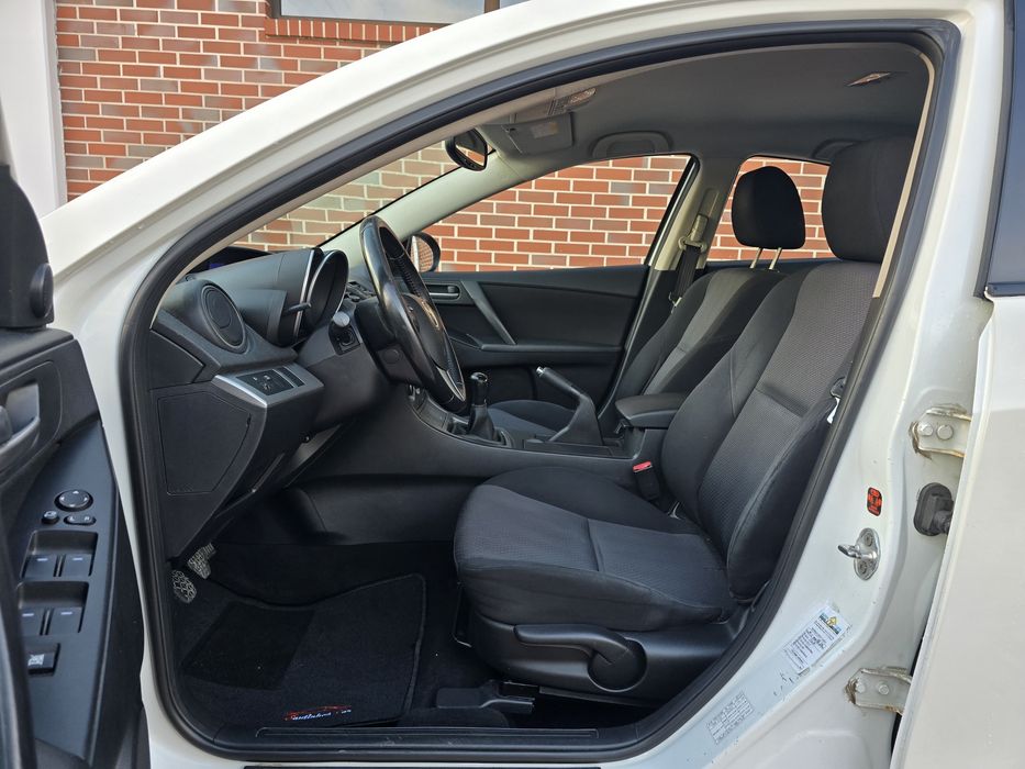 Mazda 3 Sedan 1.6 MZR 110cv