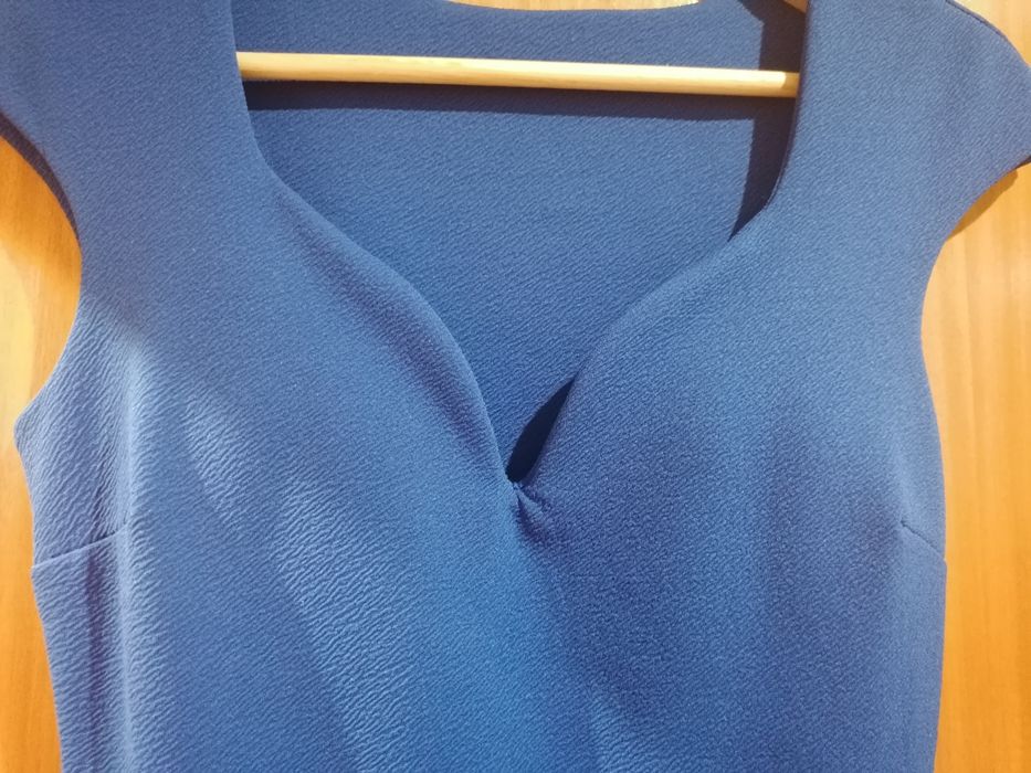 Vestido justo azulão