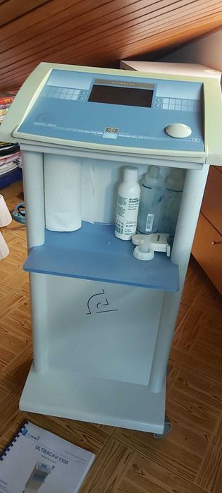 Máquina para tratamento médico-estético