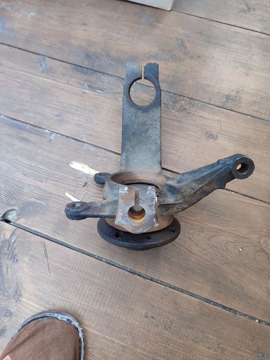 Цапфа передня права (25 зубів) Renault Megan 2