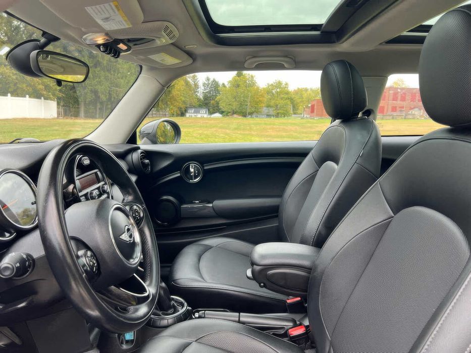 MINI Cooper 2-Door      2015