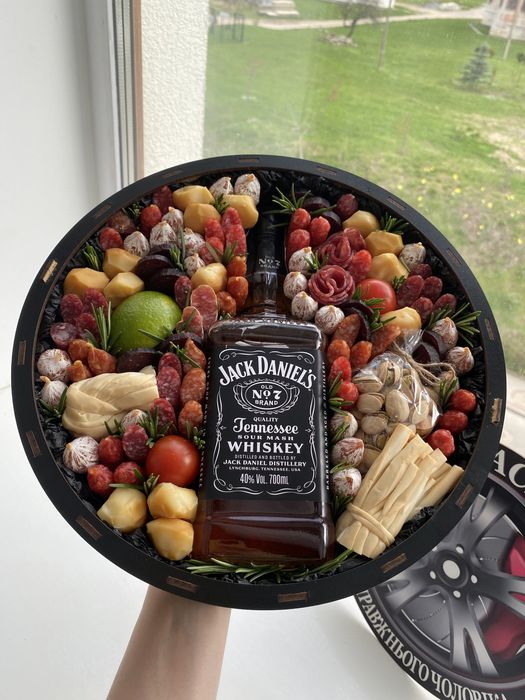 Подарунки , подарункові бокси , подарункові набори