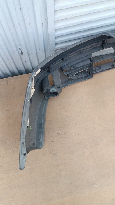 Vendo parachoque de frente Renault Megane 1 ano 2001/04
