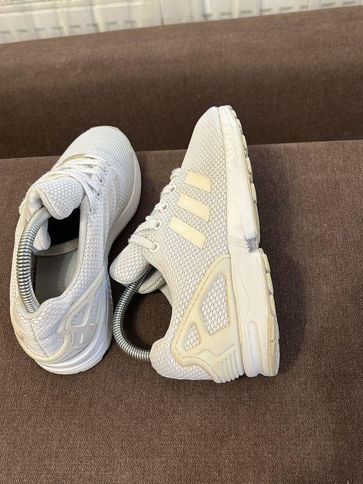 кросівки моделі Adidas ZX Flux