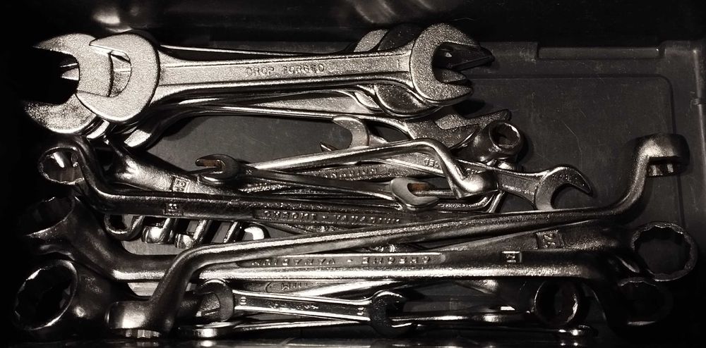 Klucze oczkowe dwustronne zestaw 6-26 10 elem lub płaskie 6-32 12 elem