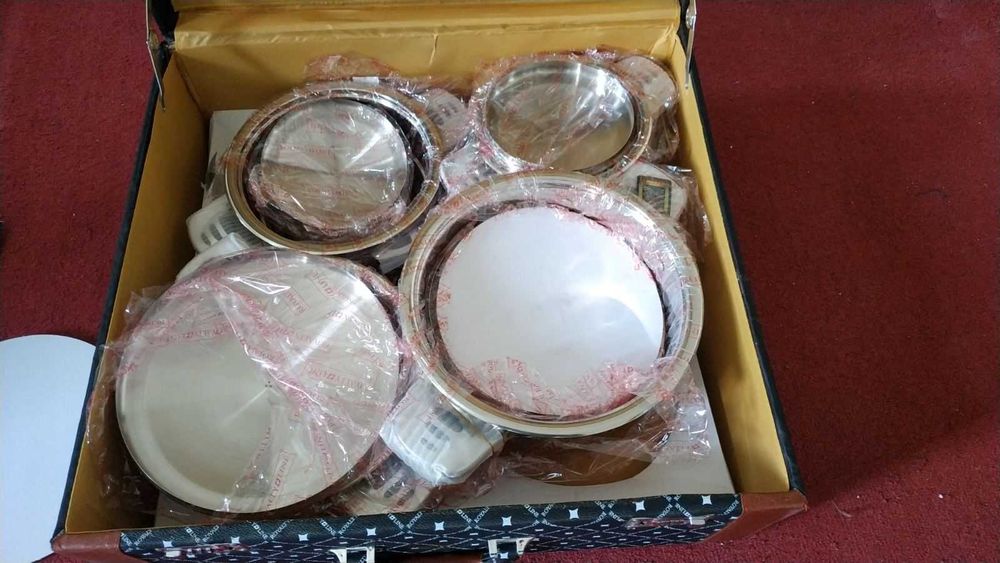 Продам комплект посуды из нержавейки из Израиля в подарочном