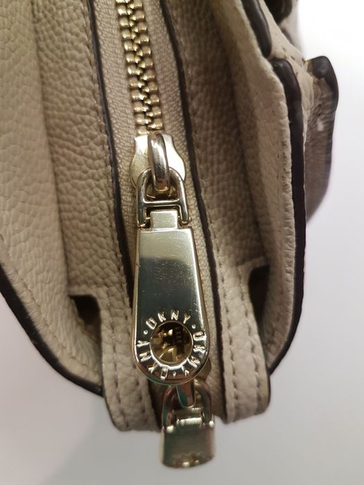 Сумка кожаная DKNY