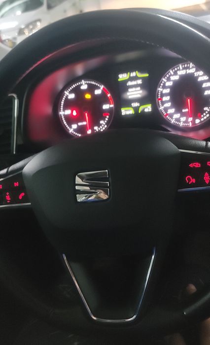 SEAT Leon 1.6 tdi — photo 5