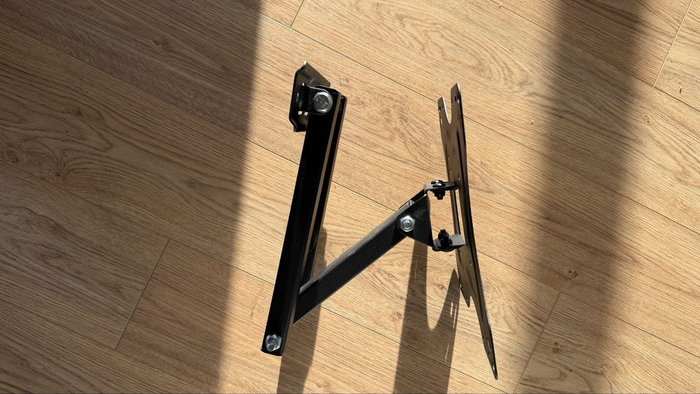 Кронштейн для телевізора, універсальний