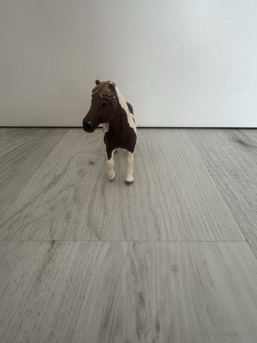 Figurka konik schleich