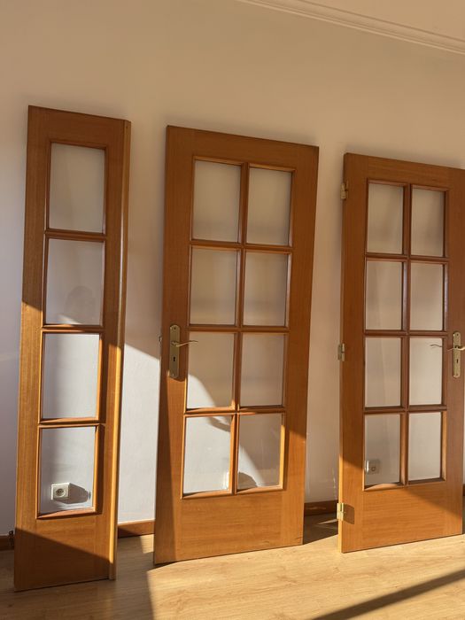 Portas de madeira - cozinha e roupeiro (6 portas)