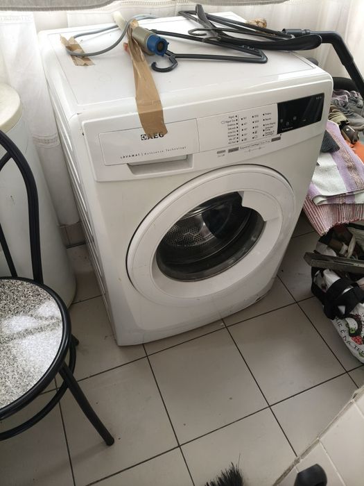 Máquina de lavar roupa AEG
