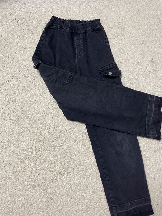 Джинси чорні ,для 8-9 років приблизно